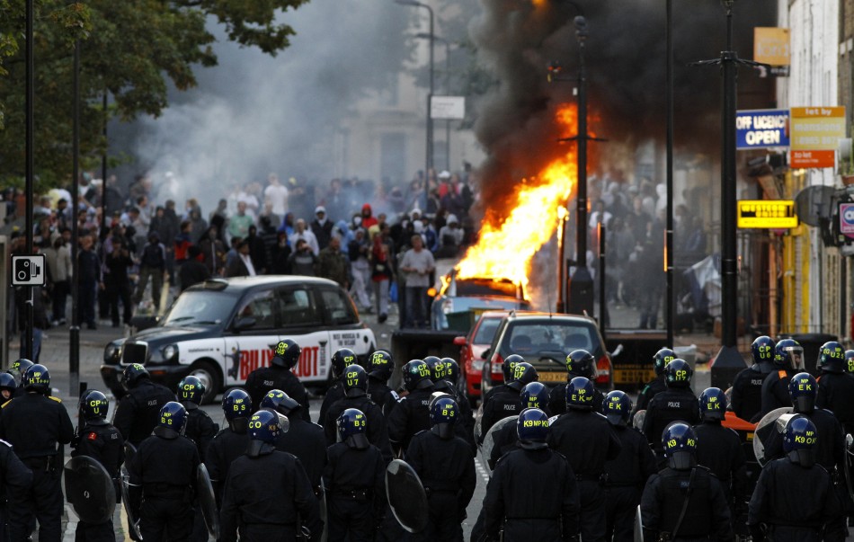 لندن با شورش بیگانه نیست