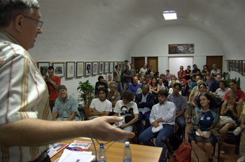 Alan Woods presenta Reformismo o revolución en la Feria del Libro de La Habana