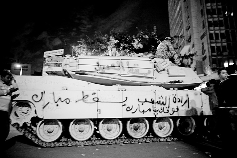 January 31 - Graffiti on tank: "The will of the Egyptian people is above you Mubarak" - Photo: 3arabawy
