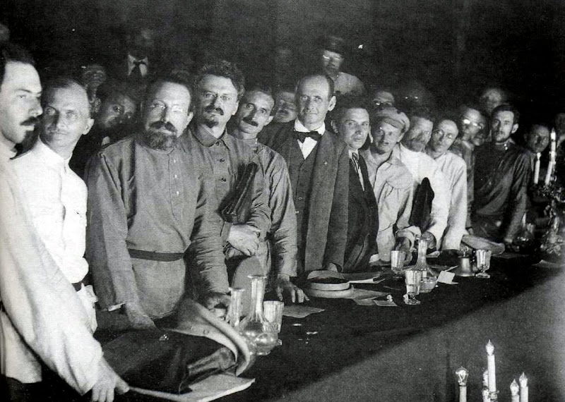 Троцкий на II конгрессе Коминтерна 1920