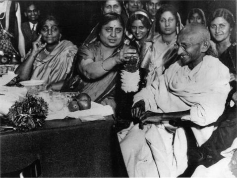 Mahatma Gandhi with women