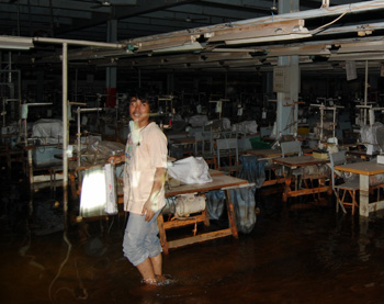 The factory had been affected by flooding. Since the company owners had cut off the electricity supply, the workers had not been able to use the pump to remove the water.