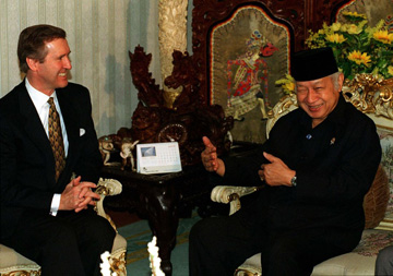 Suharto with William Cohen