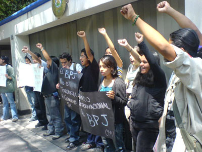 International solidarity with the BJP – Rally at the embassy of El Salvador in Mexico