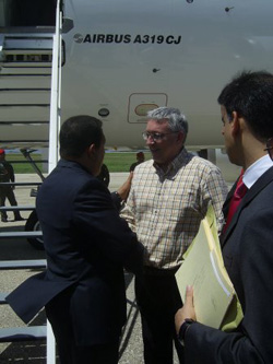 Alan Woods meeting Chavez in 2008.
