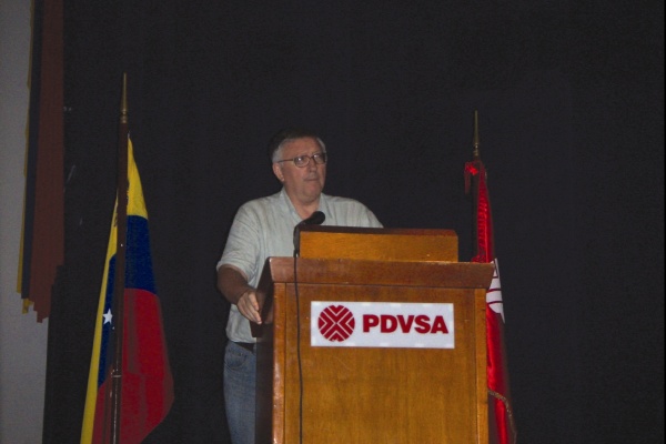Alan Woods dictó cátedra revolucionaria a trabajadores de PDVSA