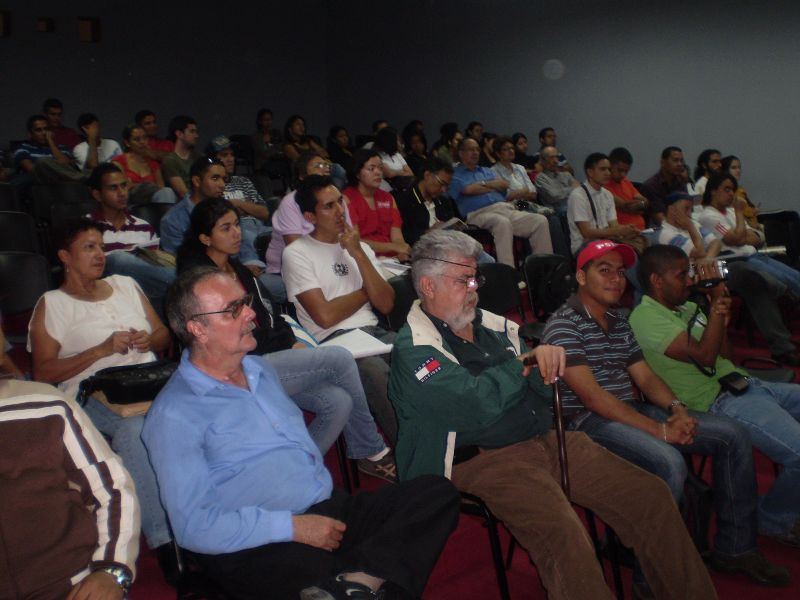 Venezuela: Más de 100 personas escuchan a Alan Woods hablar sobre Reformismo o revolución en la Biblioteca Nacional de Caracas