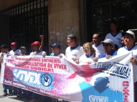 Venezuela: Tras marchar 300 kilometros desde Barcelona los trabajadores de Vivex esperan en Miraflores