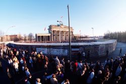 بعد عشرين عاما على سقوط جدار برلين