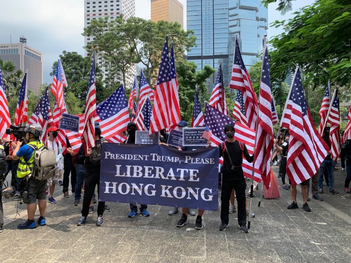 运动的右翼央求帝国主义势力来“解放”香港，但他们没有这样的打算。特别是美国，一次又一次地表现它并不代表民主。// 图片来源：公平使用