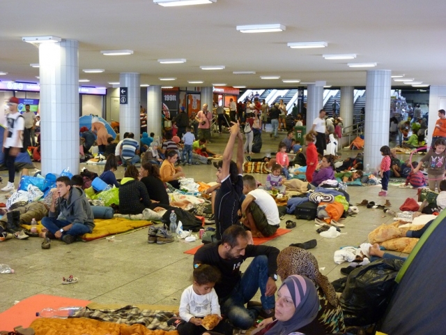 Migrants at Eastern Railway Station Keleti wikimedia