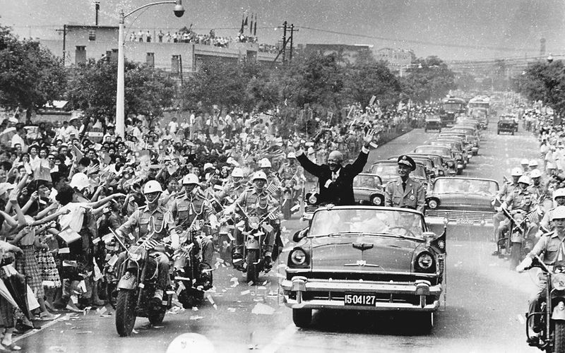 蒋介石和国民党在被中国革命击败和美国帝国主义支持下，被迫在台湾农业问题做出大量让步，以维持其政权。 //图片来源：姚琢奇，公共领域