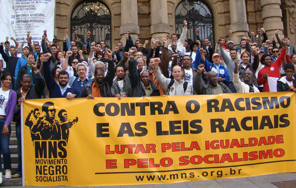 Brasil: Vitorioso e Histórico Ato do MNS contra o Racismo e as Leis Raciais