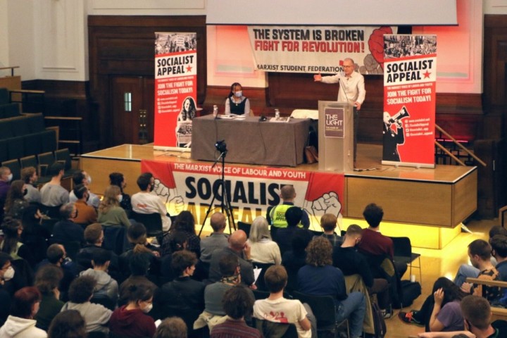 我们这个时代最重要的历史任务，就是为建设一支群众性的马克思主义势力奠定基础。//图片来源：Socialist Appeal
