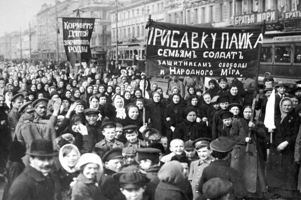 俄國革命以一種積極的形式顯示了革命工人階級在配備了深受馬克思主義理論熏陶的鋼鐵般的領導層後，能夠在革命中取得什麼成就。//圖片來源：公共領域