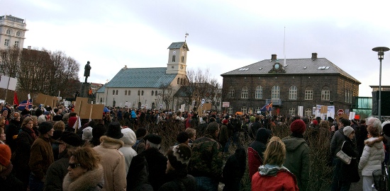 The economic crisis gave rise to redicalisation in Iceland, where thousands of protesters successfully demanded the resignation of the government. Photo by Scarndp on Flick.
