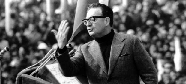 Salvador Allende en discurso