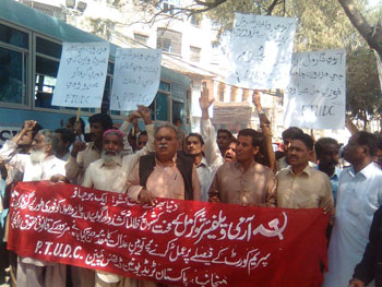 pakistan-protest-against-brutality-at-badin-sugar-mills-1.jpg