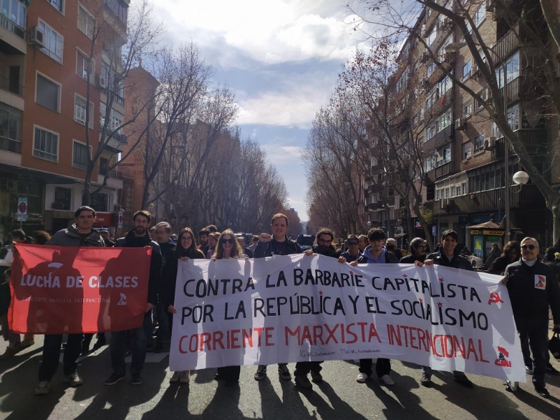 IMT的同志們參加了在馬德裡舉行的示威游行。//圖片來源：西班牙階級鬥爭社