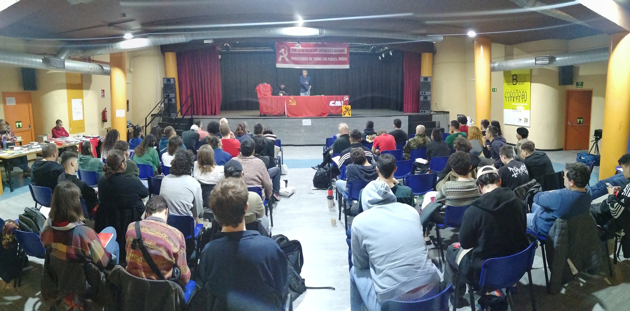 在大会的第一天，我们讨论了西班牙的国家纵观。//图片来源：革命共产主义组织