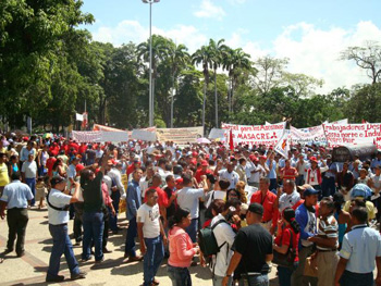 Militant march of workers in Barcelona, Venezuela